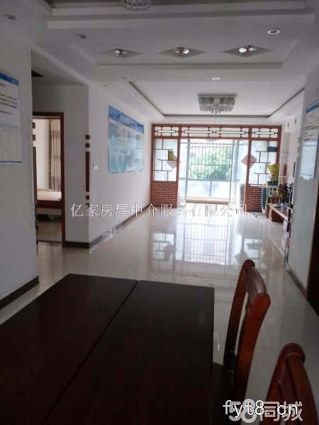 现代商贸城3房急售,飞机户型双卫,有钥匙送家具家电